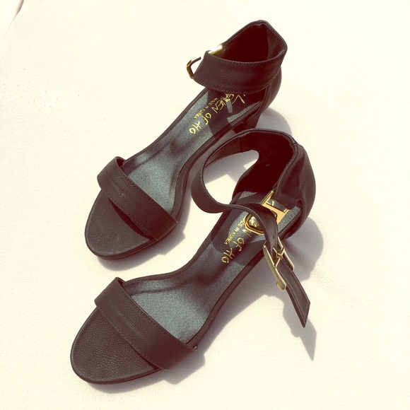 🌺 NEW Black Sandals Heels - Picture 2 of 3